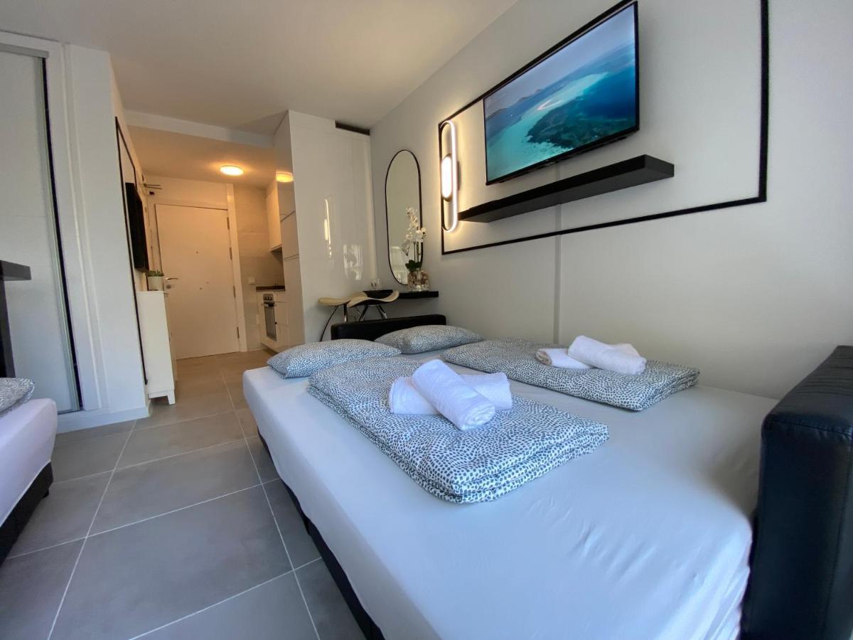 Modern Sea View Studio In Benal Beach Бенальмадена Екстер'єр фото